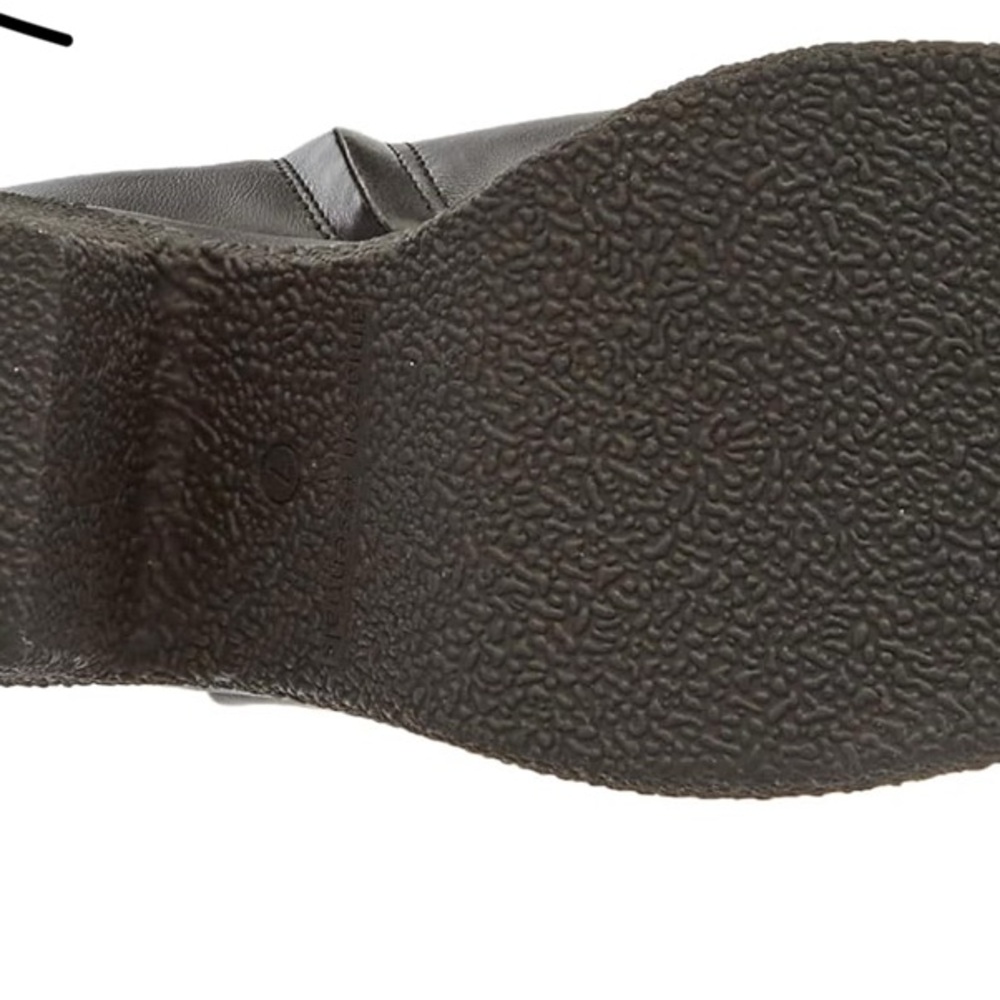 Amazon Essentials Women's Platform Ankle Bootie - image 6